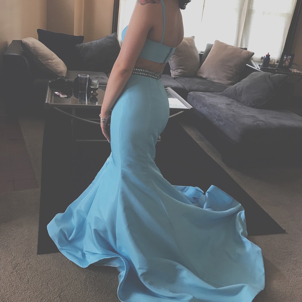 SHERI HILL PROM DRESS SIZE 4 WORN ONCE DRY CLEANED